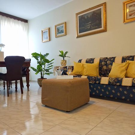 Lorenzo Guest Suite With Free Private Parking-- Cantieri Culturali Palermo Dış mekan fotoğraf