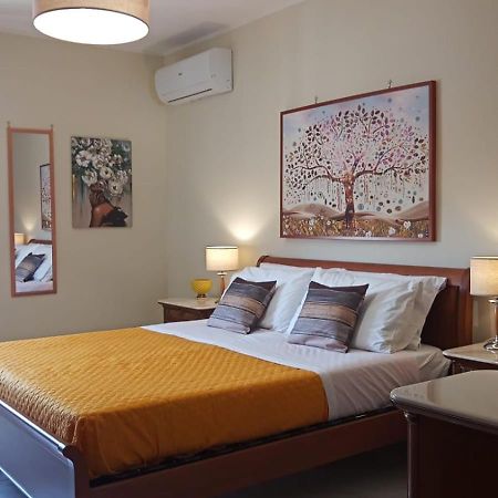 Lorenzo Guest Suite With Free Private Parking-- Cantieri Culturali Palermo Dış mekan fotoğraf